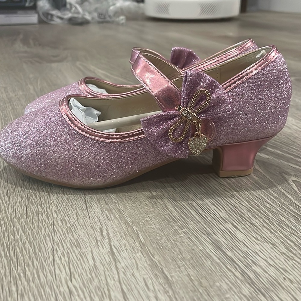 💜Girl’s Purple glitter heel shoe. EUC
